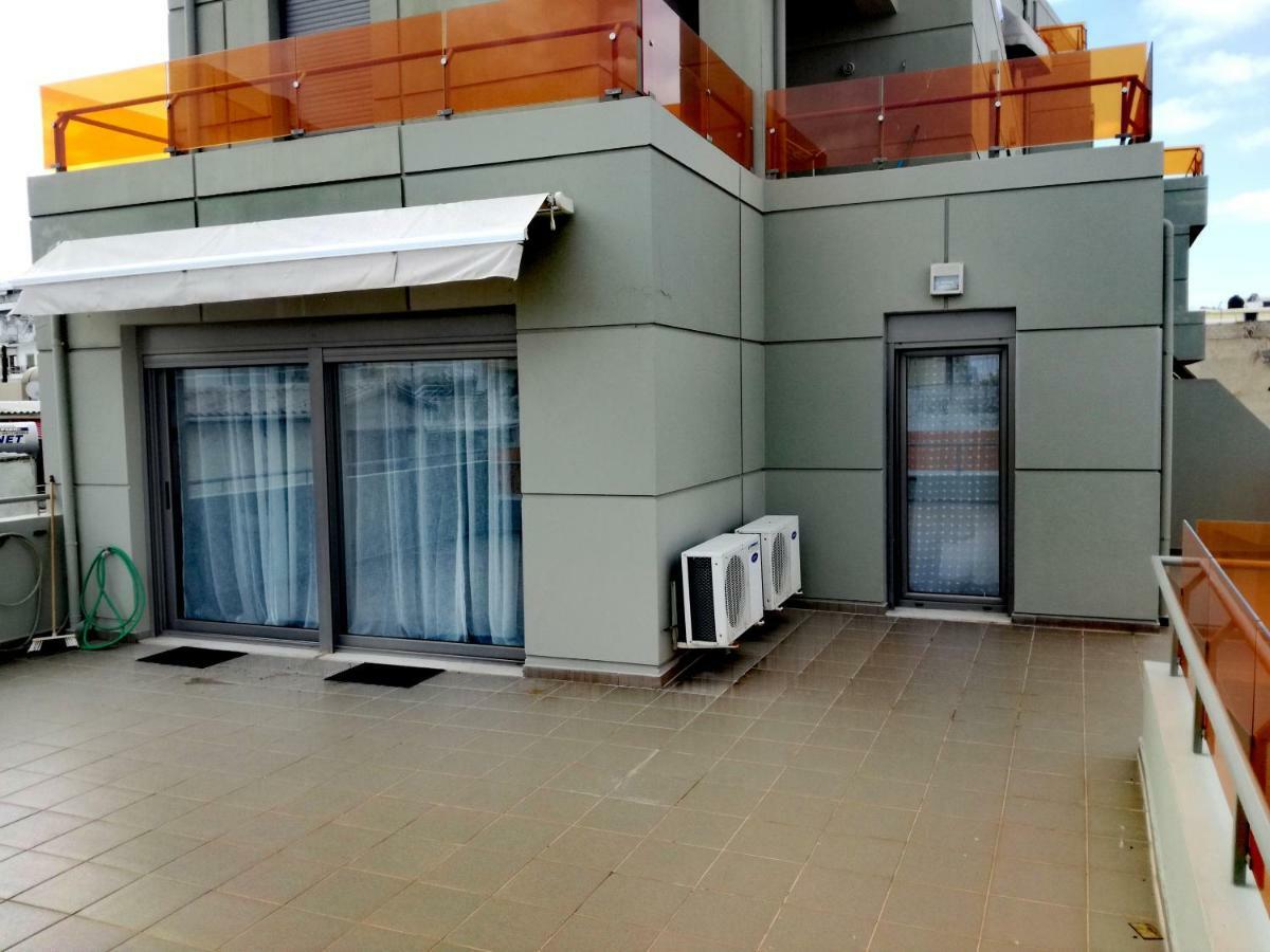 Spacious And Modern Downtown Apartment *