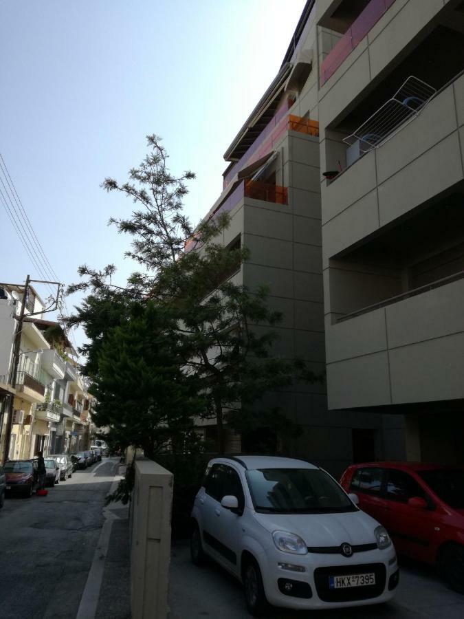 Spacious And Modern Downtown Apartment *